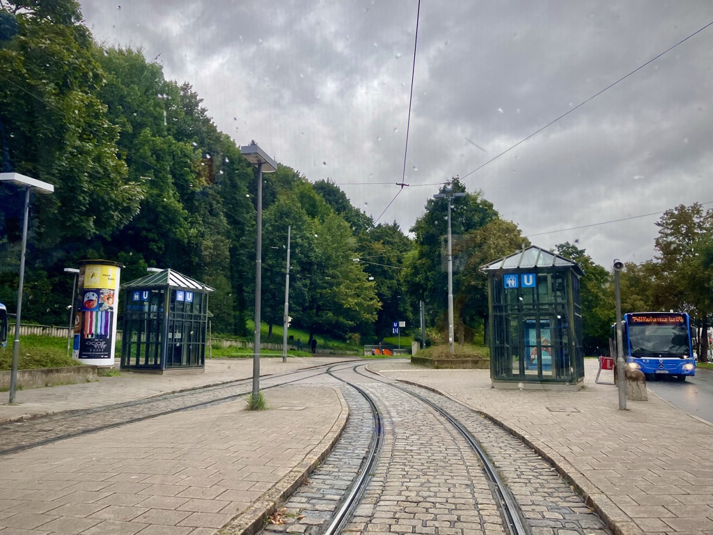 tram.jpg